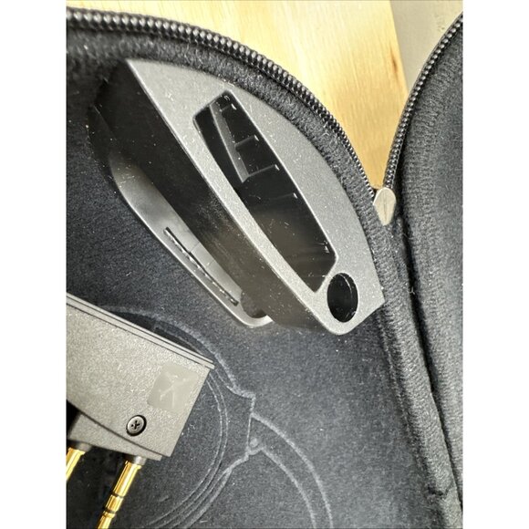 BOSE Colorware QC25 Noise Cancelling Wired Headphones CASE ONLY w/charge Plug - Picture 7 of 16